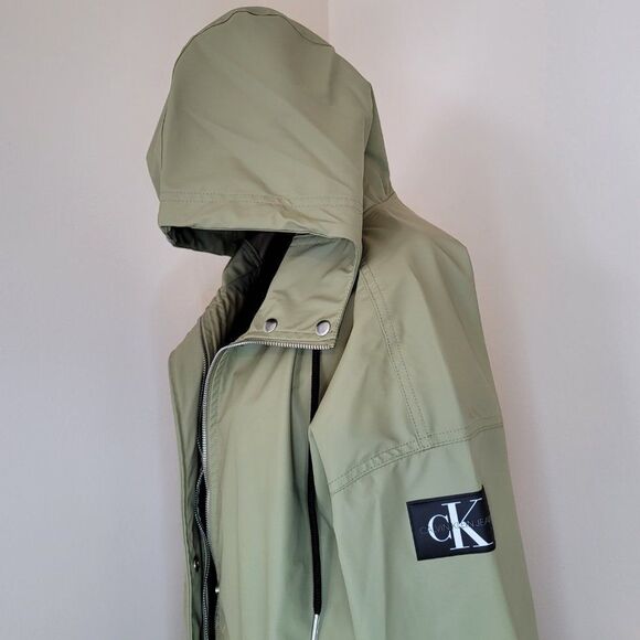 Calvin Klein Jeans Solid Monogram Logo Patch Hooded Rain Jacket - Picture 4 of 10